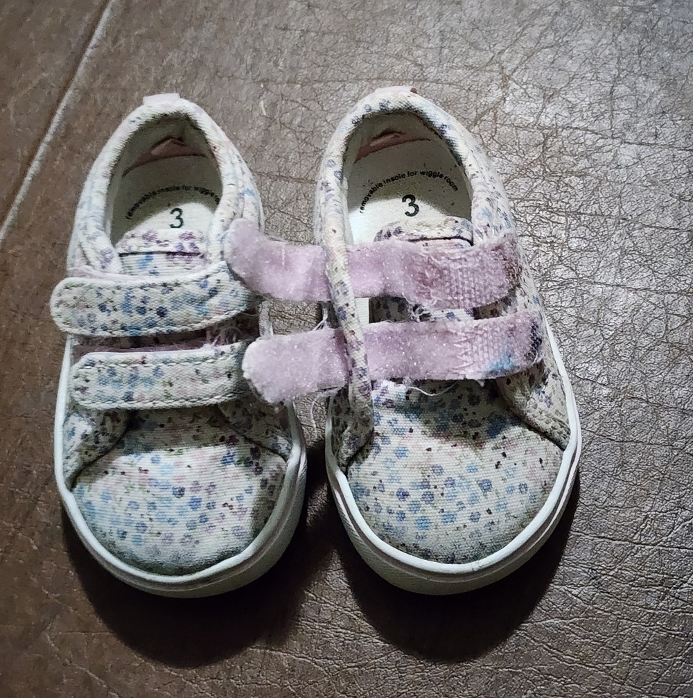 Wonder Nation Floral Kids Shoes - Picture 3 of 7